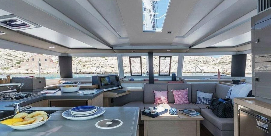 Fountaine Pajot Astrea 42