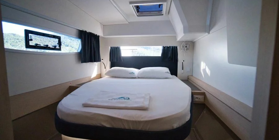 Fountaine Pajot Astrea 42