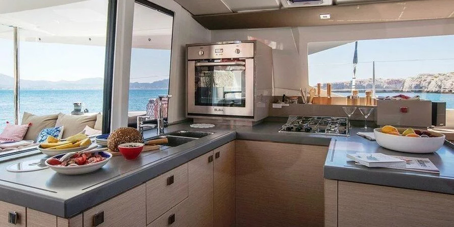 Fountaine Pajot Astrea 42