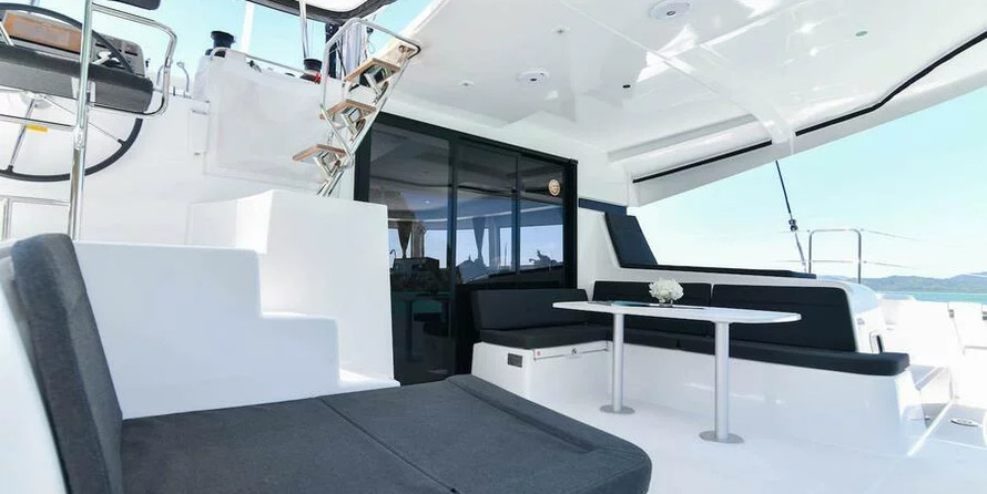 Lagoon 42