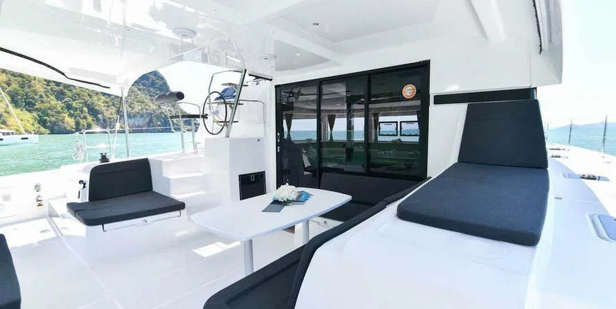Lagoon 42