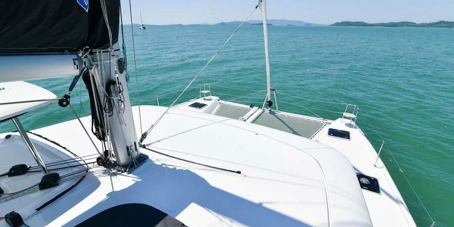 Lagoon 42