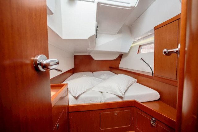 Oceanis 48