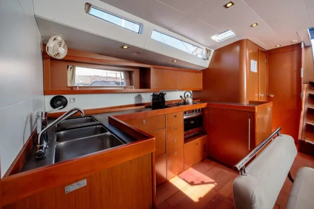 Oceanis 48