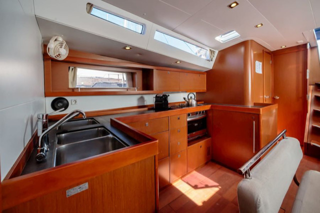 Oceanis 48