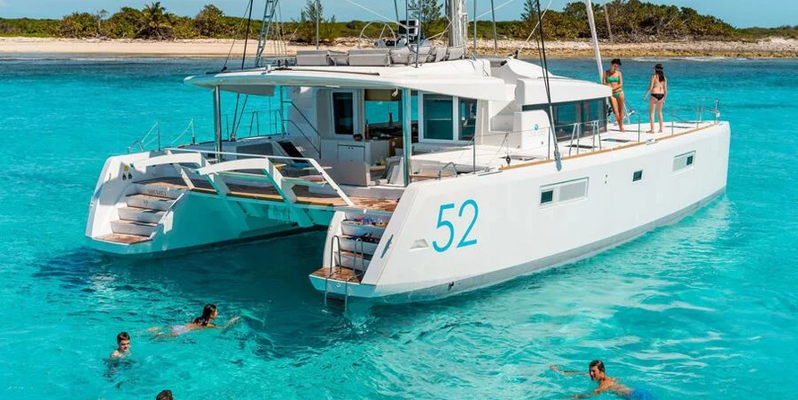 Lagoon 52