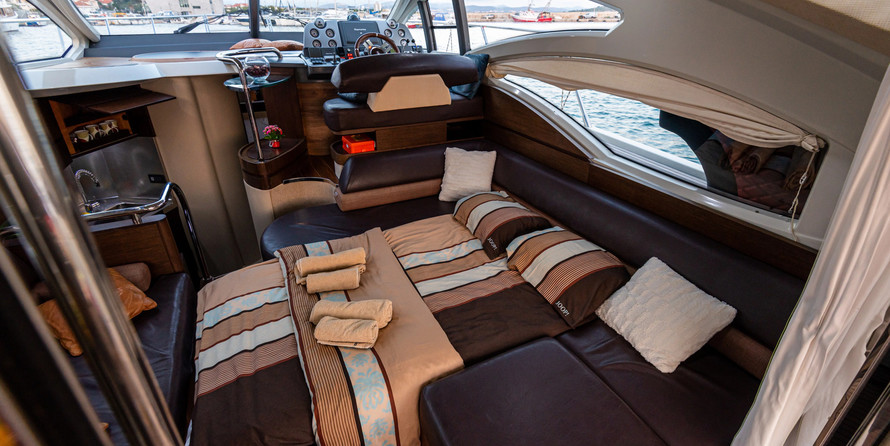 Azimut 43