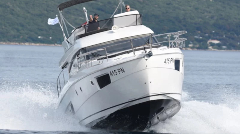 Bavaria Virtess 420 Fly