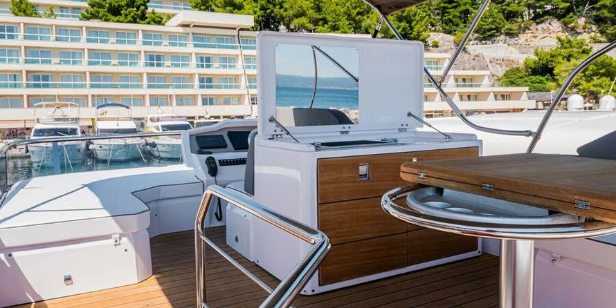 Sessa Flybridge 42