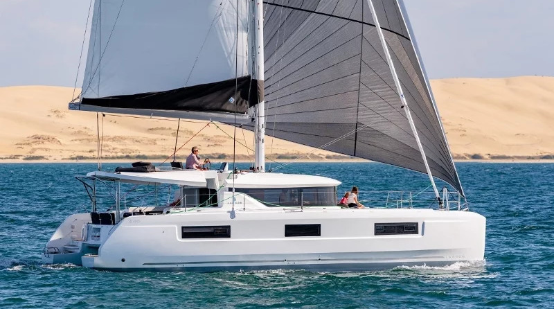 Lagoon 46 - 4 + 2 cab.