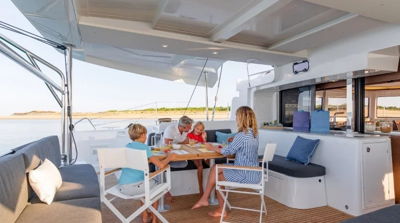 Lagoon 46 - 4 + 2 cab.