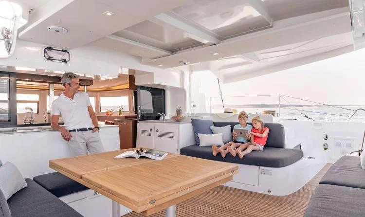 Lagoon 46 - 4 + 2 cab.