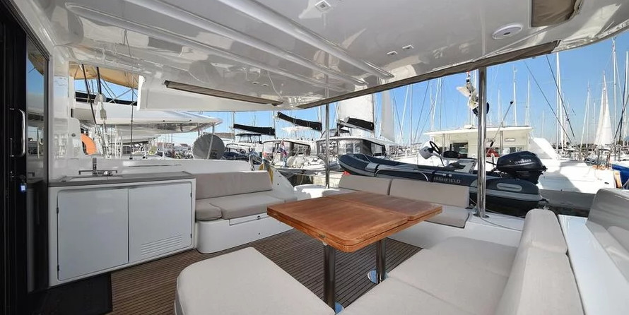Lagoon 50
