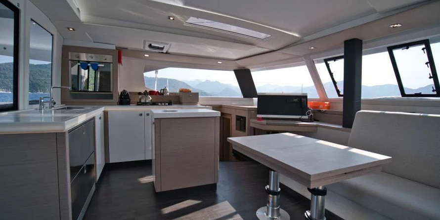 Fountaine Pajot Saona 47