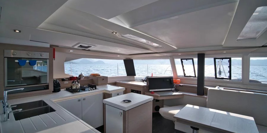 Fountaine Pajot Saona 47