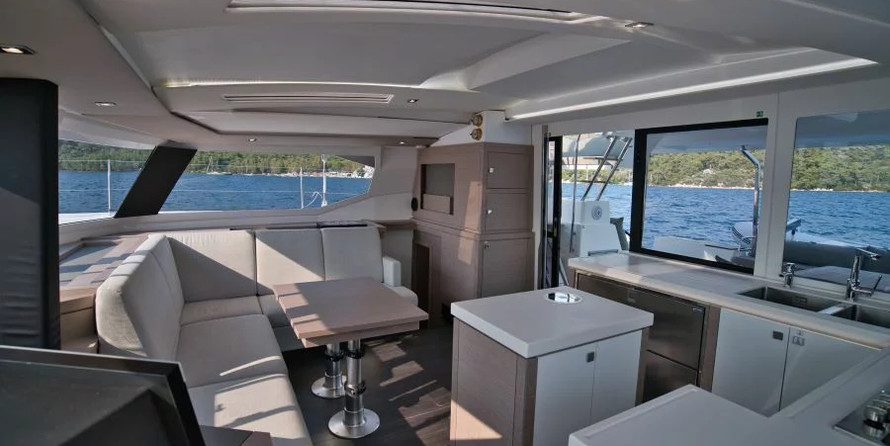 Fountaine Pajot Saona 47