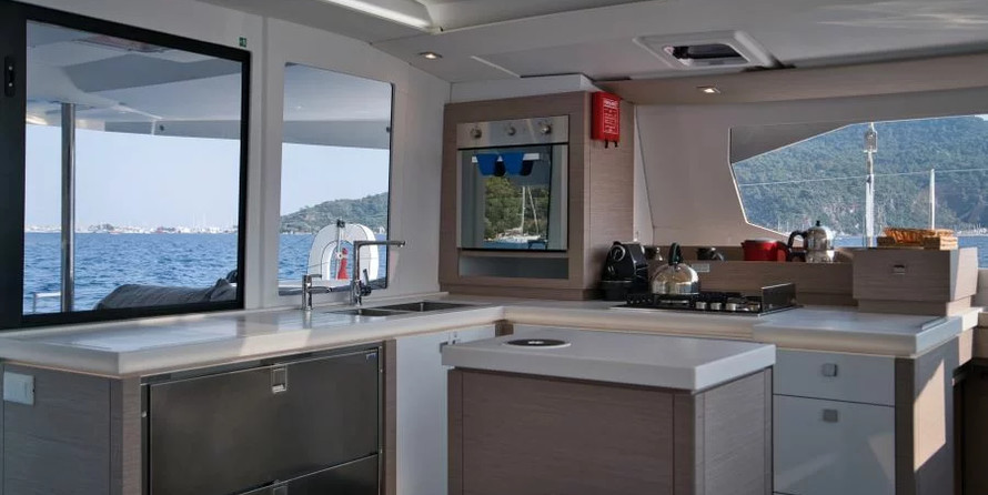 Fountaine Pajot Saona 47