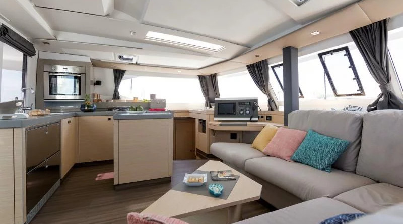 Fountaine Pajot Saona 47