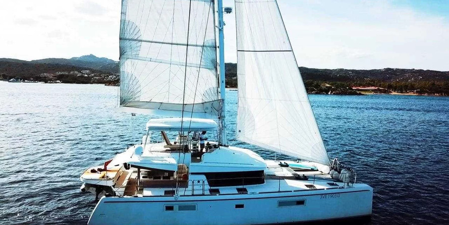 Lagoon 52