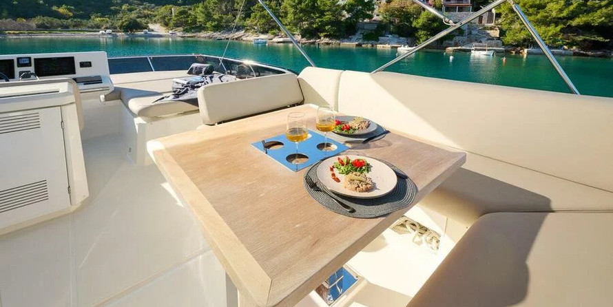 Prestige 520 Flybridge