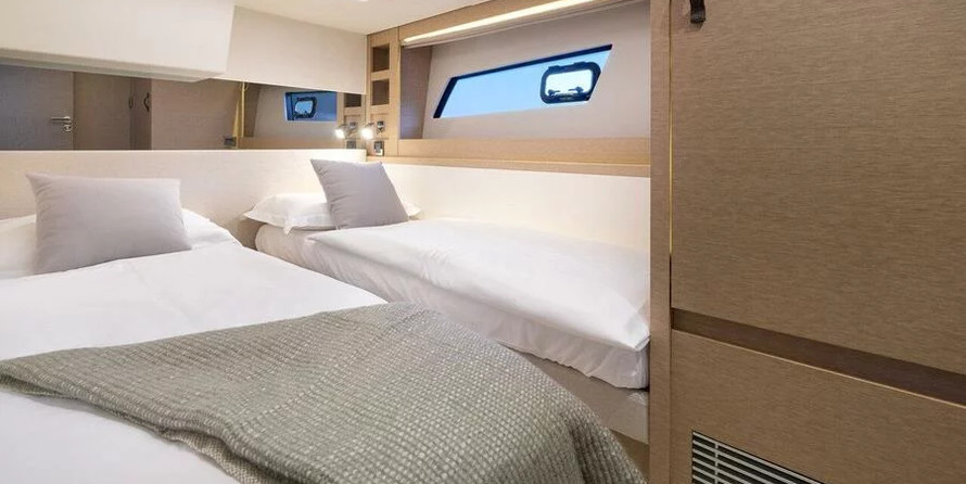 Prestige 520 Flybridge