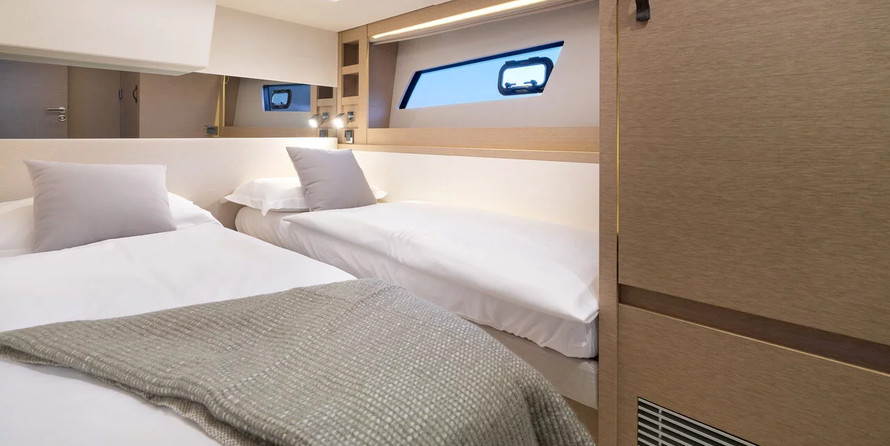 Prestige 520 Flybridge