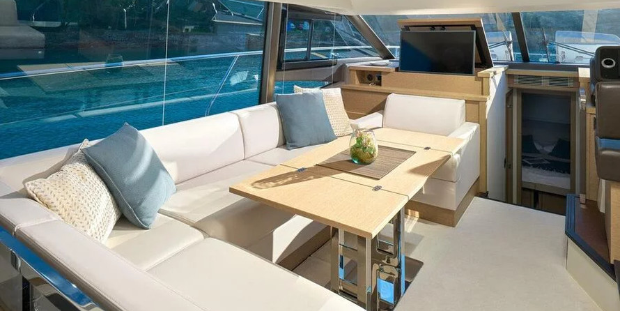 Prestige 520 Flybridge