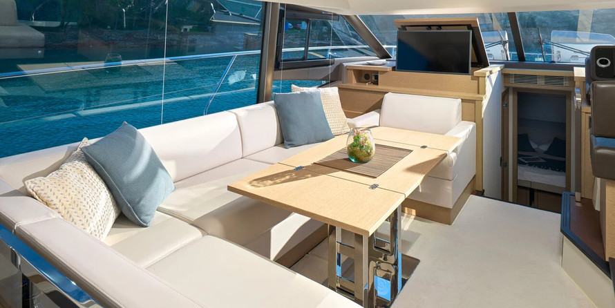 Prestige 520 Flybridge