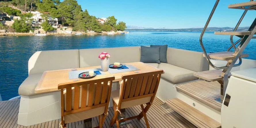 Prestige 520 Flybridge