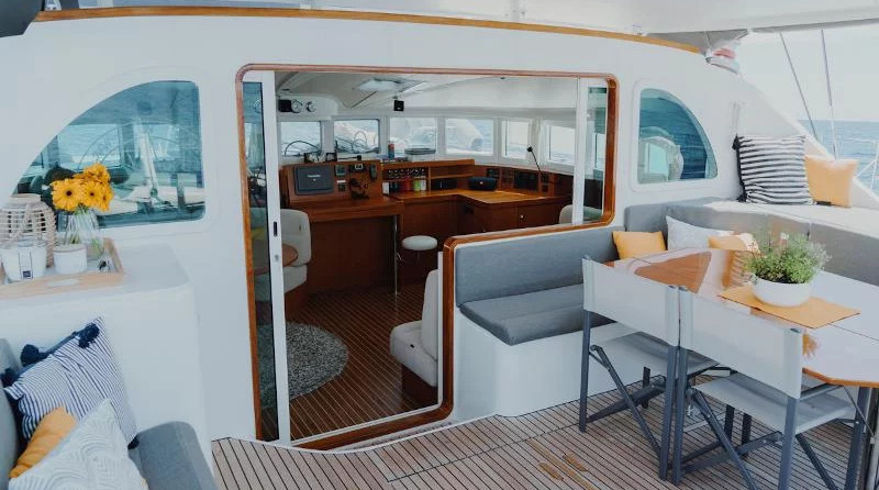 Lagoon 570