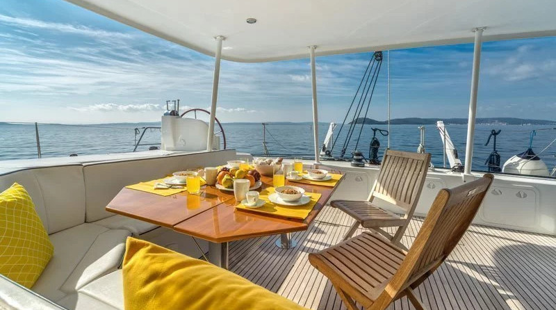 Lagoon 570