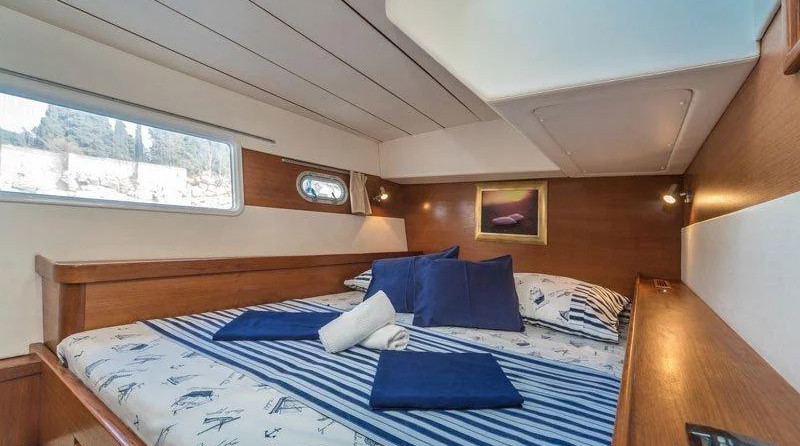 Lagoon 570