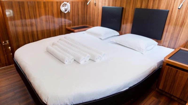 Aquila 44 Power Catamaran