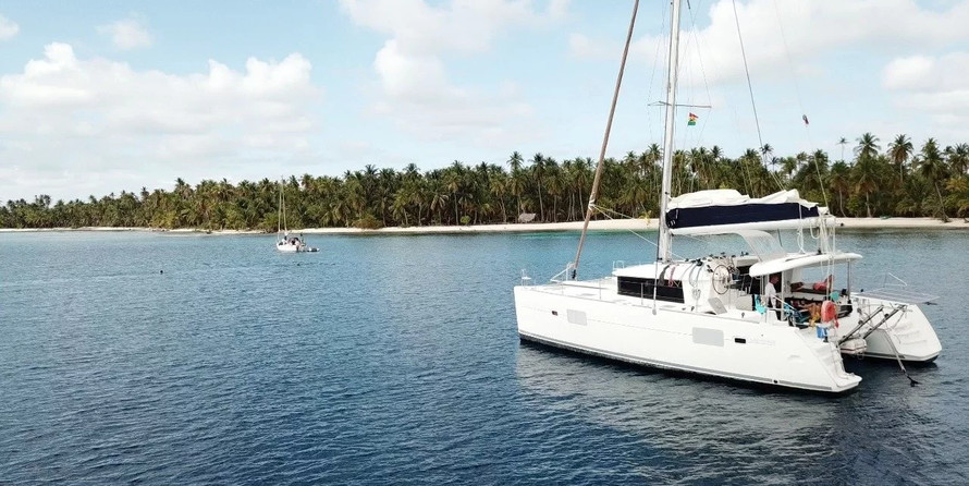 Lagoon 400