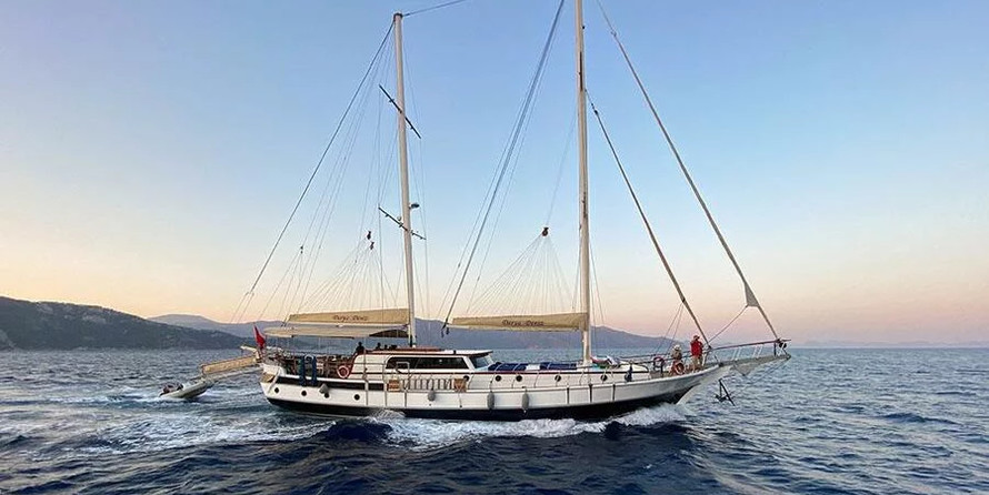 Motor sailor mauritius 43