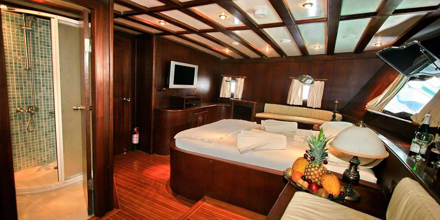 Motor sailor mauritius 43