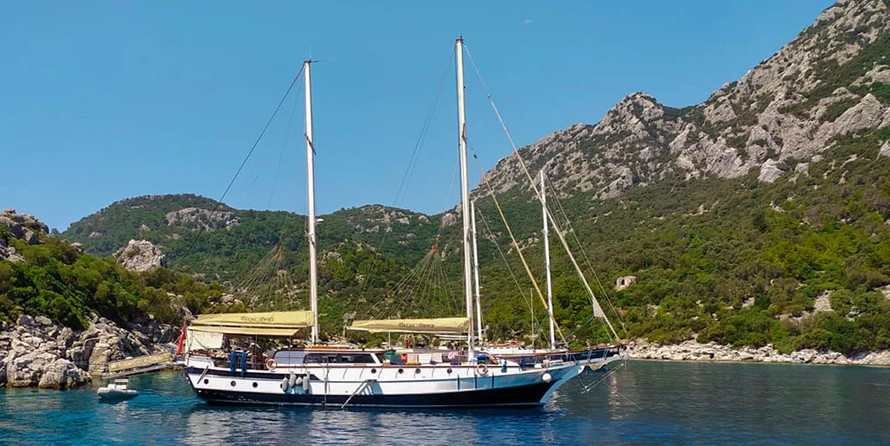 Motor sailor mauritius 43