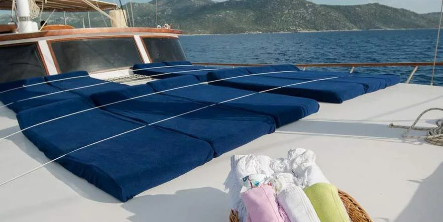 Motor sailor mauritius 43