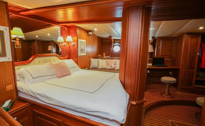 Princess V50 (1998-2005)