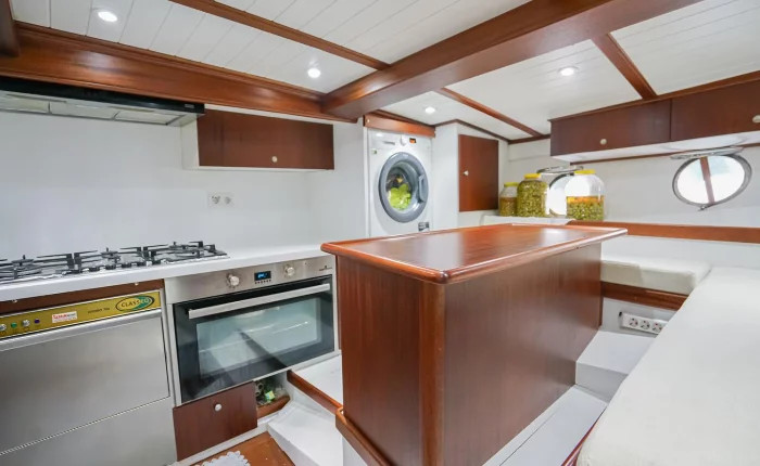 Princess V50 (1998-2005)