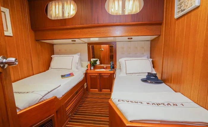 Princess V50 (1998-2005)