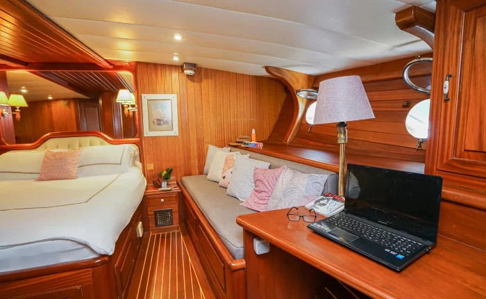 Princess V50 (1998-2005)