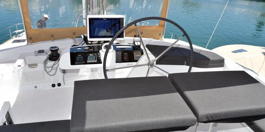 Lagoon 52 - 6 + 2 cab.