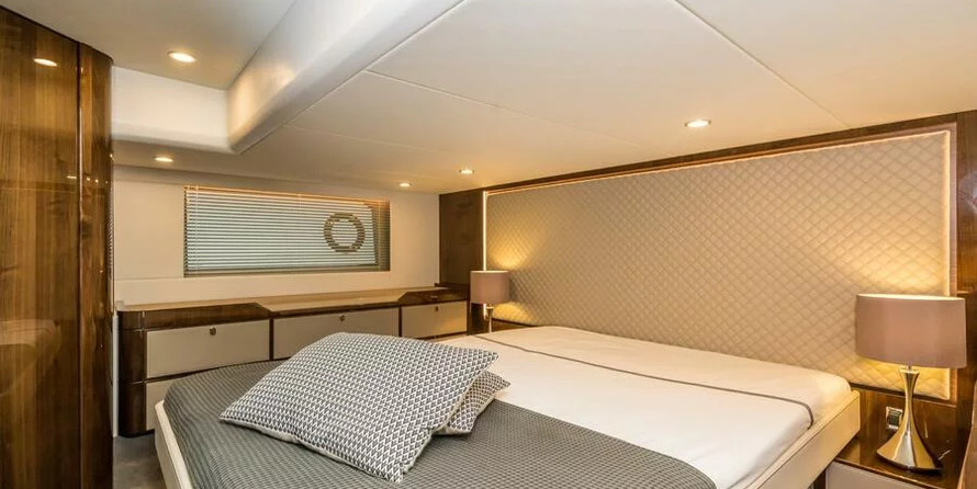 Fairline 50 Squadron