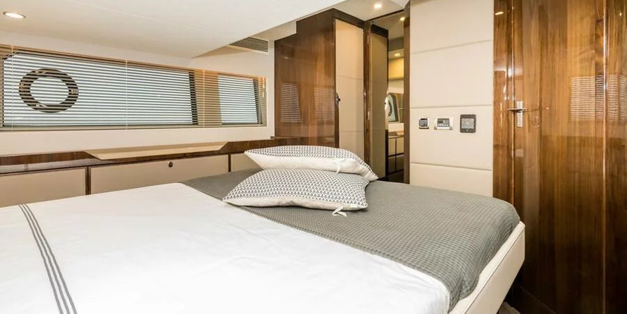 Fairline 50 Squadron