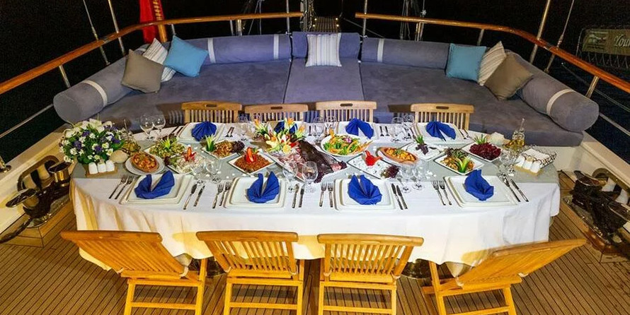 Motor sailor mauritius 43