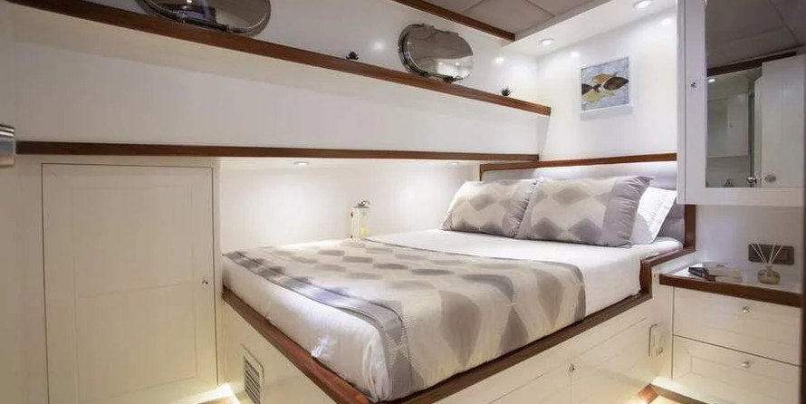 Motor sailor mauritius 43