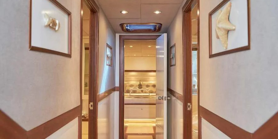 Motor sailor mauritius 43