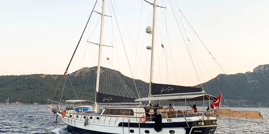 Motor sailor mauritius 43