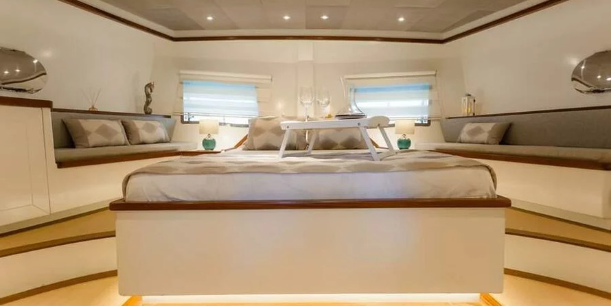 Motor sailor mauritius 43